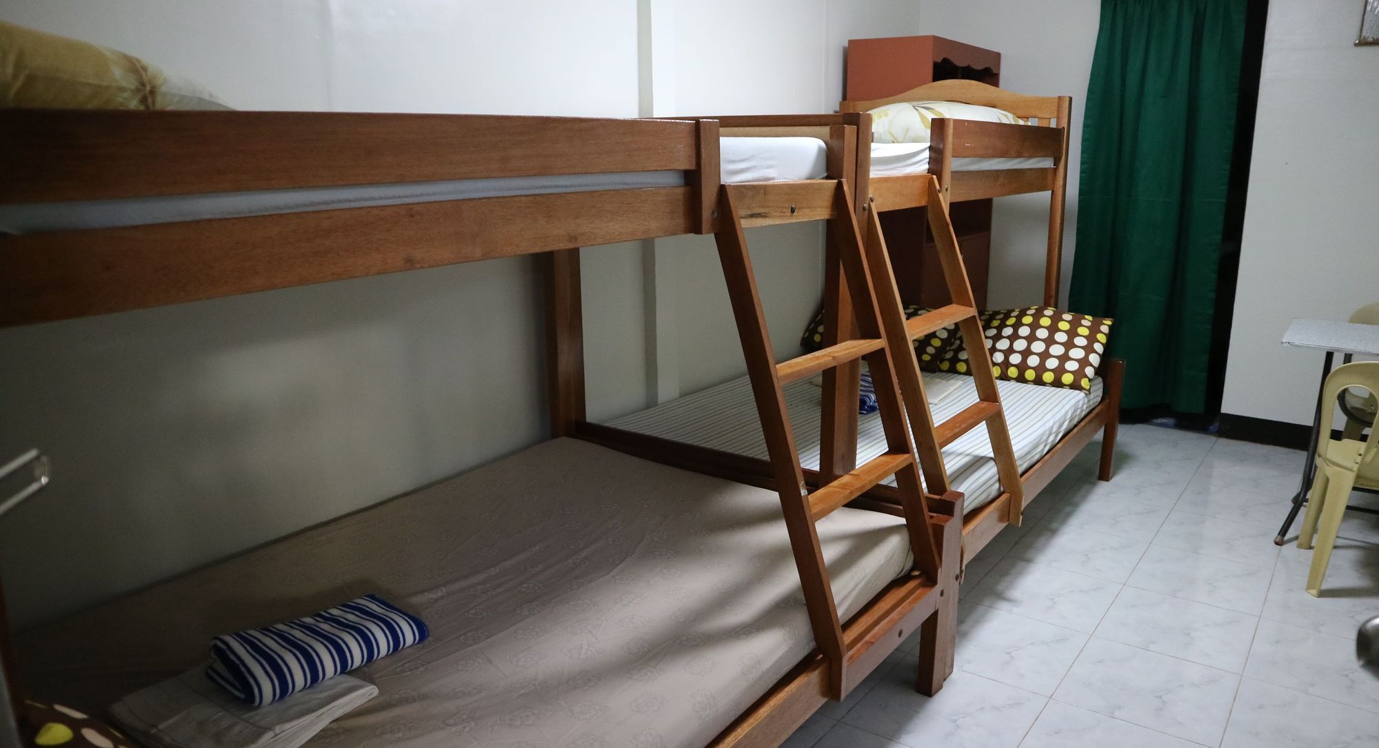 อัลมอนเต ทรานเซียนต์ เฮาส์ Hostel Puerto Princesa ภายนอก รูปภาพ