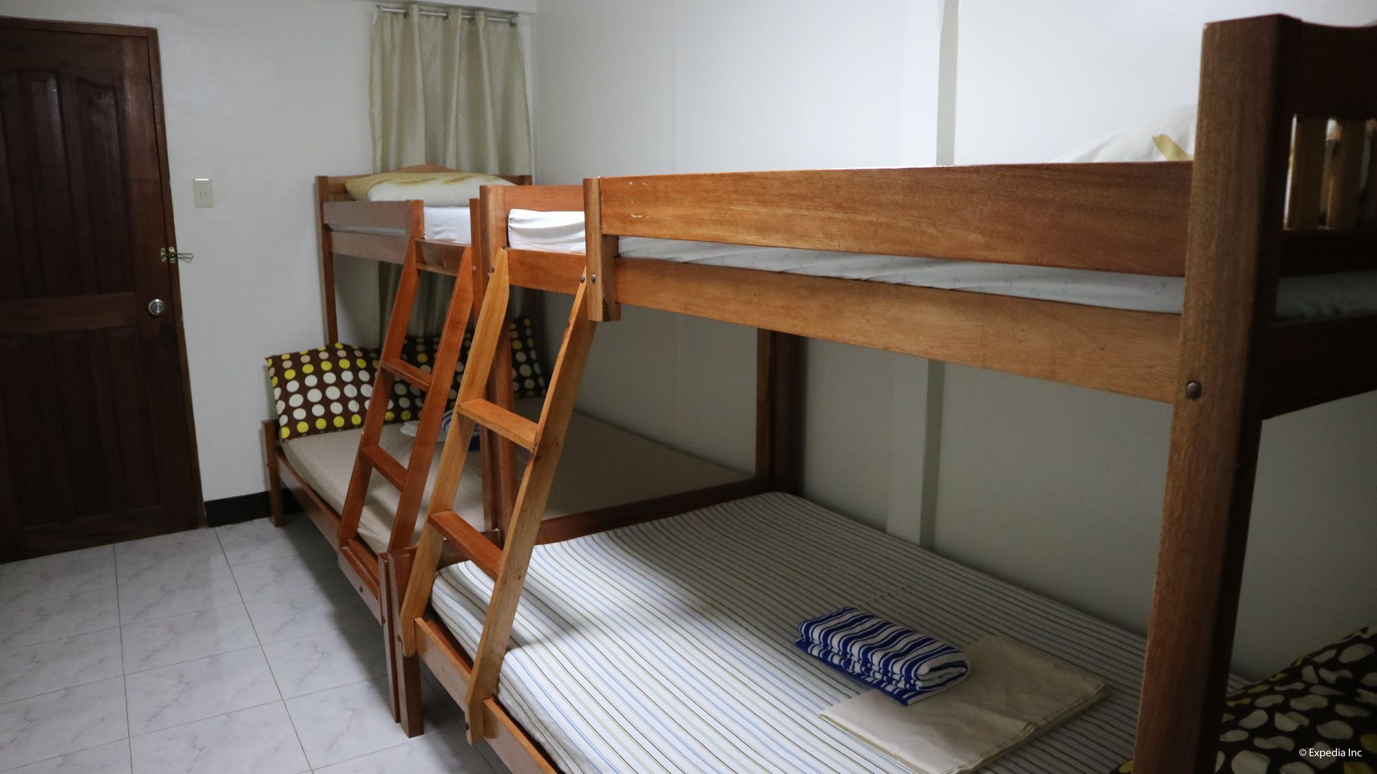 อัลมอนเต ทรานเซียนต์ เฮาส์ Hostel Puerto Princesa ภายนอก รูปภาพ