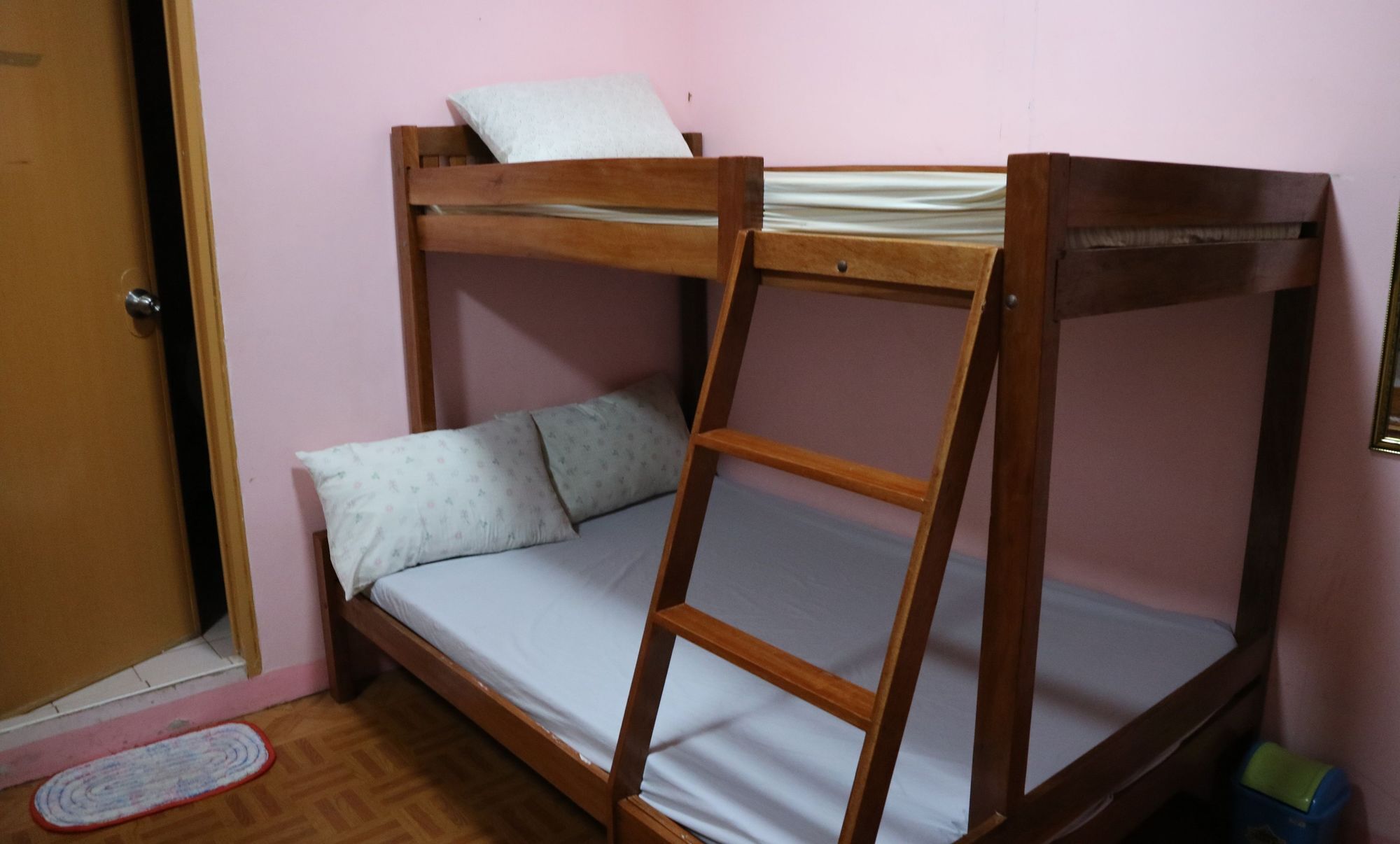อัลมอนเต ทรานเซียนต์ เฮาส์ Hostel Puerto Princesa ภายนอก รูปภาพ