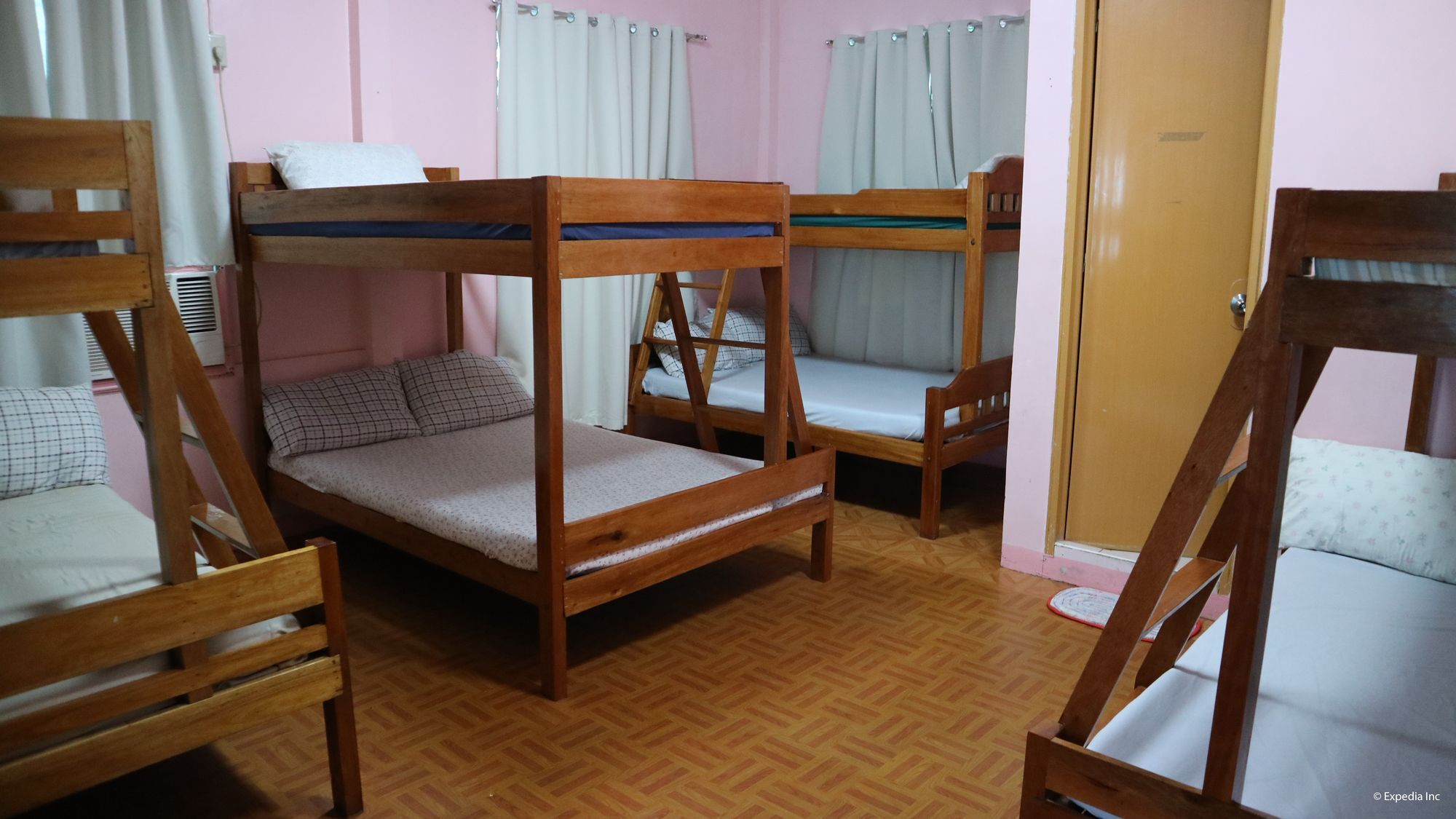 อัลมอนเต ทรานเซียนต์ เฮาส์ Hostel Puerto Princesa ภายนอก รูปภาพ