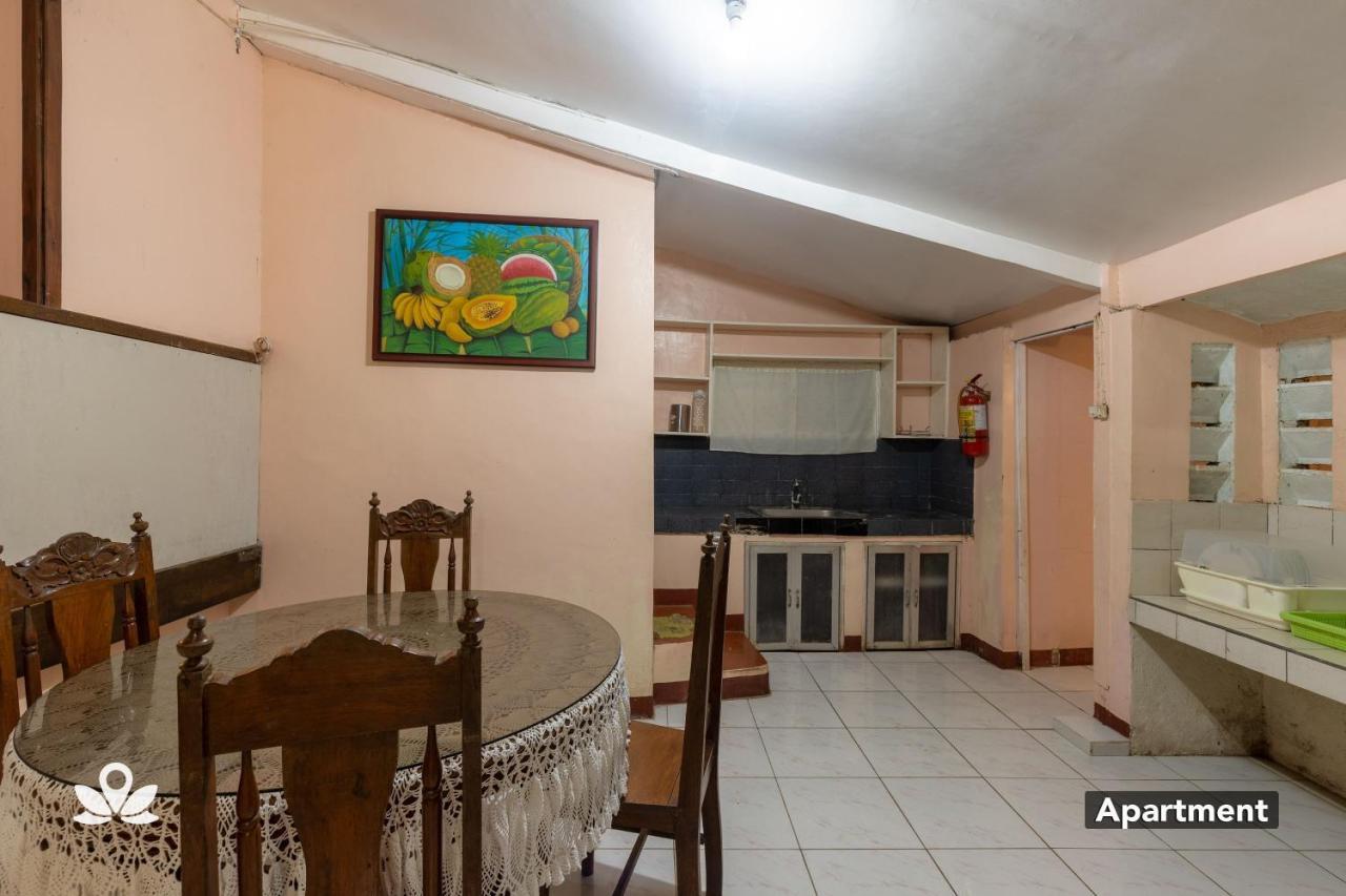 อัลมอนเต ทรานเซียนต์ เฮาส์ Hostel Puerto Princesa ภายนอก รูปภาพ
